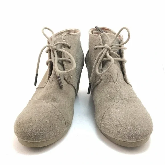 TOMS Desert Tan Taupe Suede Lace-Up Ankle Boots Wedge Booties Size W9 - Picture 3 of 12